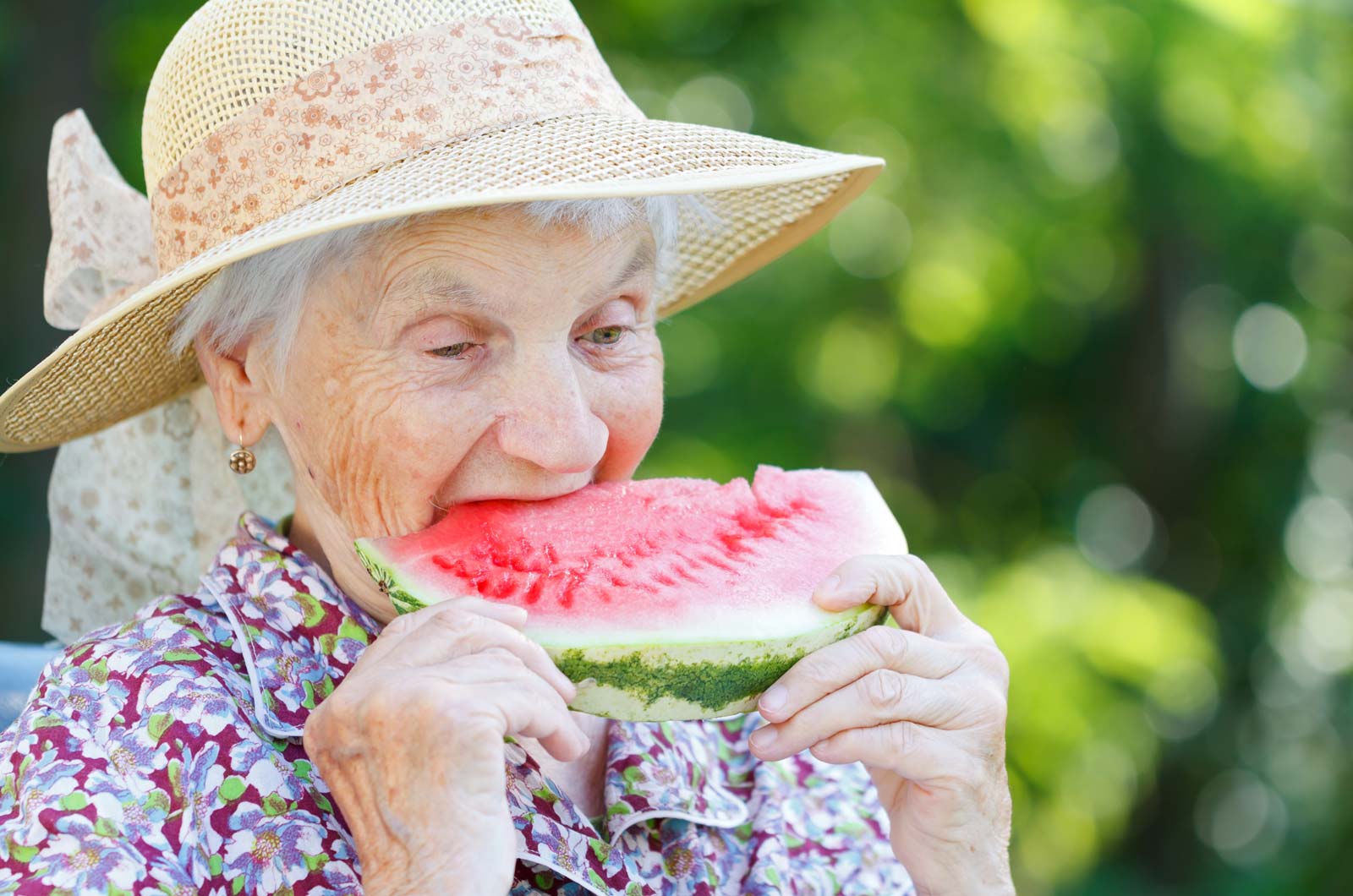 vrs blog 6 summer safety tups for seniors living in retirement communities